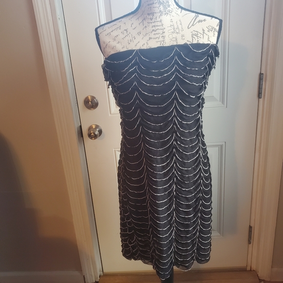 Dress - Picture 1 of 3